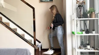 A Step-by-Step Staircase Cleaning Guide #2