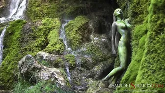 Metamorphosis: Body Painting with Naked Models in Nature. #5