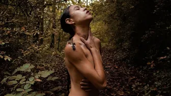 Model's nude art self portraits were selfish until they inspired others.