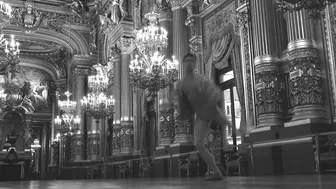 Renaissance - Balmain à l'Opéra Garnier, par Julien Benhamou - Normal Magazine #7