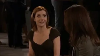 Implied Nudity - How I met your Mother S1E5 #3