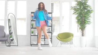 Edamame bbno | Shuffling Dance | Shuffle Girl | Cutting Shape Dance | Girl in Shorts #3