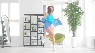 Edamame bbno | Shuffling Dance | Shuffle Girl | Cutting Shape Dance | Girl in Shorts #8