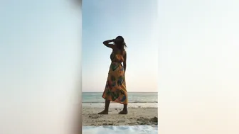 Beach Fashion Try On//Walking along the beach in Sunset time♥️♥️ #3