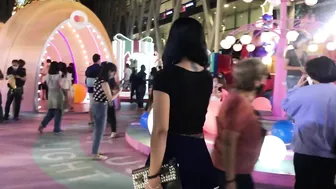 Stunning Girls Take Pictures With Big Christmas Tree♥️♥️2021//Thailand Vlog (7) #2