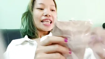 **I GOT THE SUPRISE PRESENTS || Julia #4