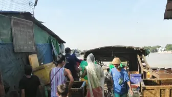 A WHOLESALE FISH MARKET IN YANGON//Exploring by Julia//♥️♥️ #7