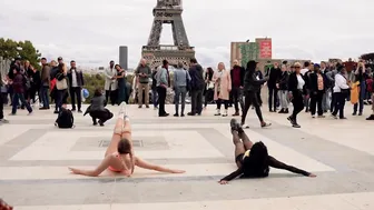 Twerk in front of the Eiffel Tower! Wiggle - Snoop Dogg #3