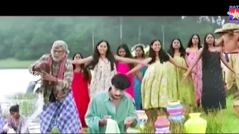 Director Brilliance | Dum Dum Dum #funnytrolls #malayalammovies #vinayandirector #actresses #9