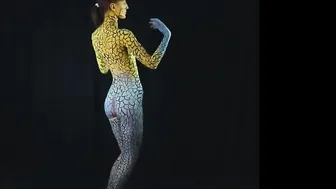 Art video: Yellow & Blue body-painting #5