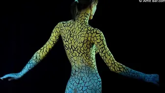 Art video: Yellow & Blue body-painting #7