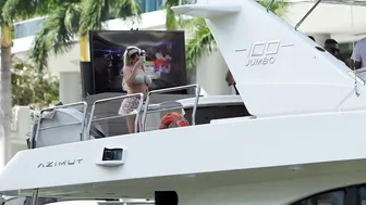 H0T BLONDE STEALS THE SHOW IN MIAMI !! BOAT ZONE #6