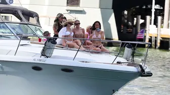 Top-Notch LADIES !! Here Comes TROUBLE !! Boat Zone Miami #4