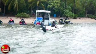 BOAT PARTY IN HEAVY RAIN AT HAULOVER SANDBAR 2023 | BOAT ZONE MIAMI #9