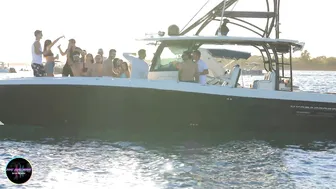 SHE KNOWS HOW TO MOVE IT! MIAMI SANDBAR | BOAT ZONE MIAMI #3