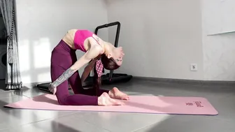 Stretching exercises for flexibility | Gymnast stretches flexibility girl #2