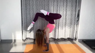 FLEXIBLE GIRL. GYMNASTICS FLEX. SPLITS AND OVERSPLITS. YOGA CONTORTION. SPLITS & OVERSPLITS #2