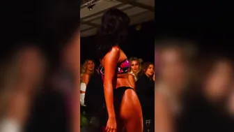 Vertical 4K 60P] Beach Bunny Swimwear Fashion Show EP-4 |Miami Swim Week2023 |Paraiso Miami Beach #8