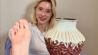 Pottery haul + using my feet as a size reference #1