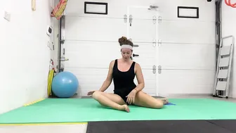 Instructional glute and quad stretches #10