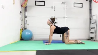 Instructional glute and quad stretches #2