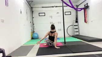 Beginner pole flow I taught this morning #10