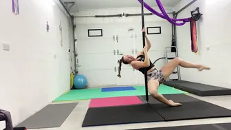 Beginner pole flow I taught this morning #4