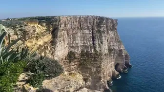 Ta cenc cliffs