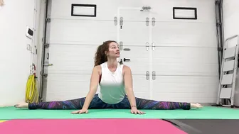 Yoga flow and middle splits #8