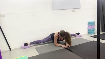 Middle splits training №2 #4