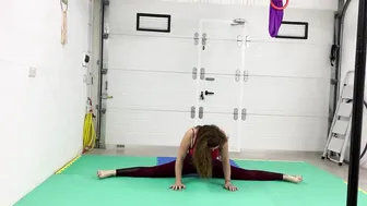 Middle splits /over splits #9