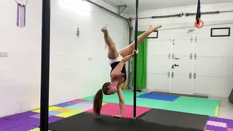 Handstand combo #8