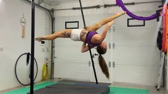 Fly pole play