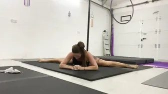 Split stretching #8