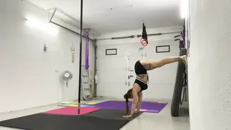 Learning the handstand push up #4