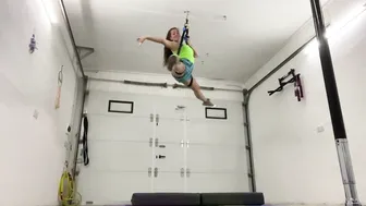 Trapeze straddle #8