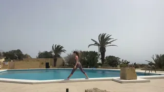 Outdoor splits #1