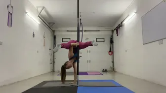 Cup grip handstand