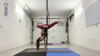 Cup grip handstand #7