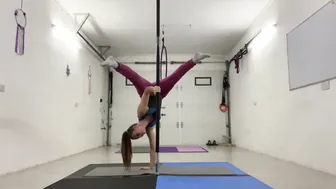 Cup grip handstand #9