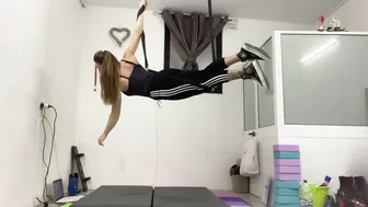 Bottom leg split #4