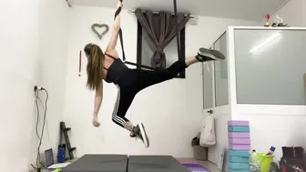 Bottom leg split #7