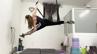 Bottom leg split #9