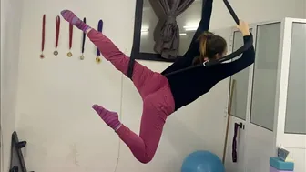 Static trapeze play #1