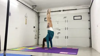 Handstand /splits #4