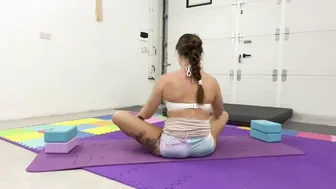 DEEP HIP OPENING / WITH YOGA BLOCKS / FORWARD FOLDS /SPLITS /STRETCHING/FLEXIBILITY #8