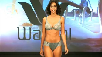 WACOAL Florence Maredamare 2016 - Full Show