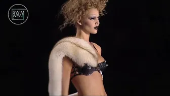 Vintage in Pool CHRISTIAN DIOR Spring 2004 - Swimwear & Underwear