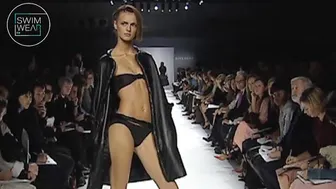 Vintage in Pool GIVENCHY Spring 2002 - Swimwear & Underwear