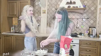 in english | VACUUM FLOUR with Mariah Katey #4